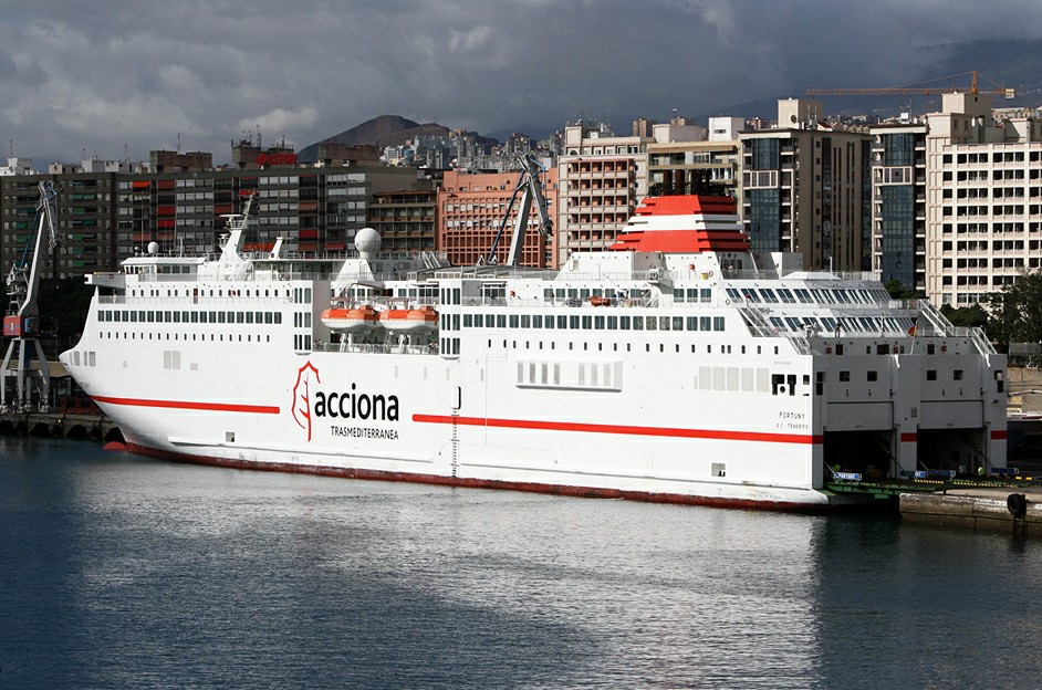 ����� �������� Trasmediterranea � ����� ����� �����